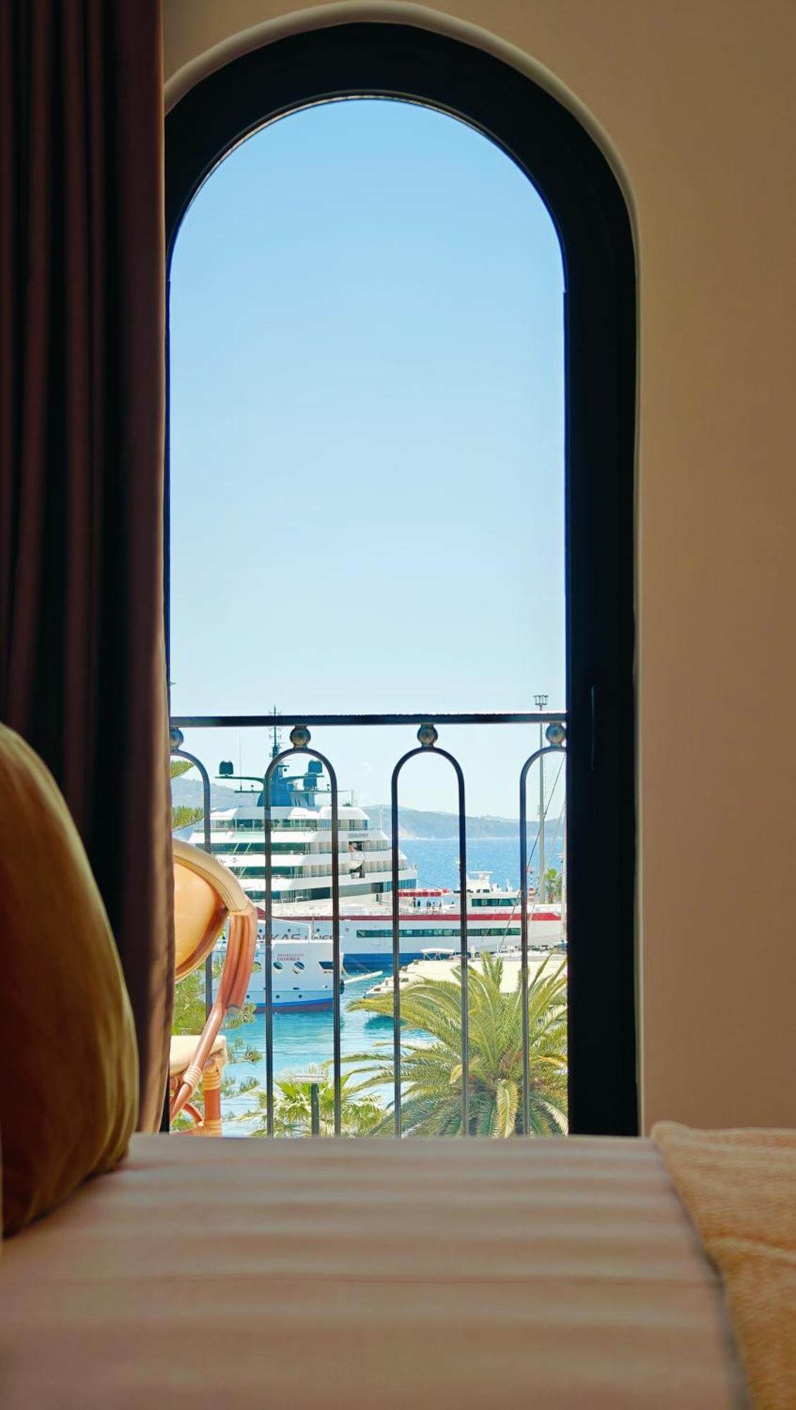 玛格丽特别墅酒店 Sarandë 外观 照片